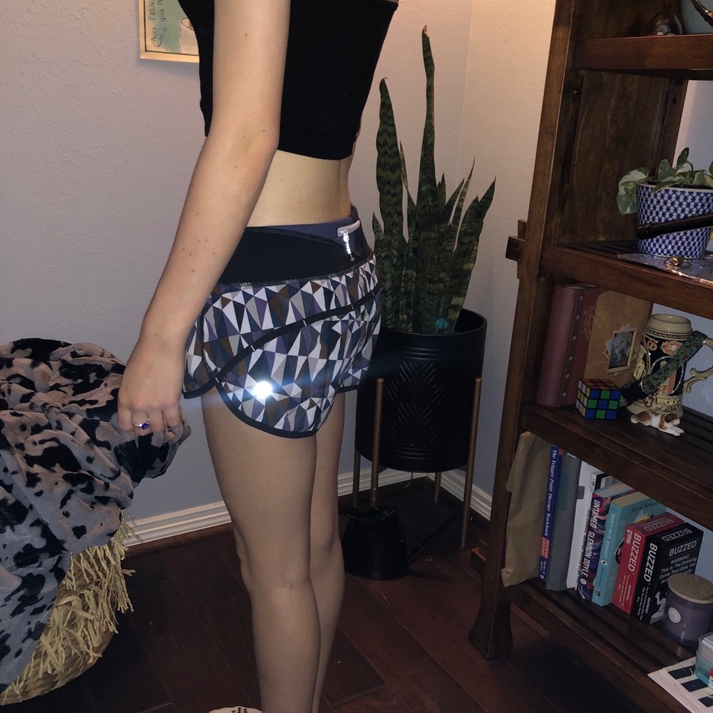 Lululemon Speed Up Short - Picture 2 of 3